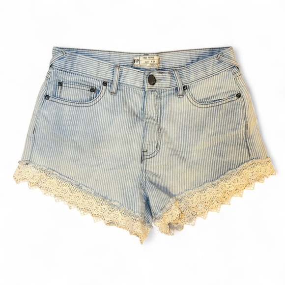 Free People Denim Shorts Womens 26 Light Wash Crochet Lace Trim Distressed Boho - Picture 1 of 7
